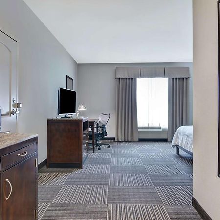 Hilton Garden Inn And Fayetteville Convention Center Bagian luar foto