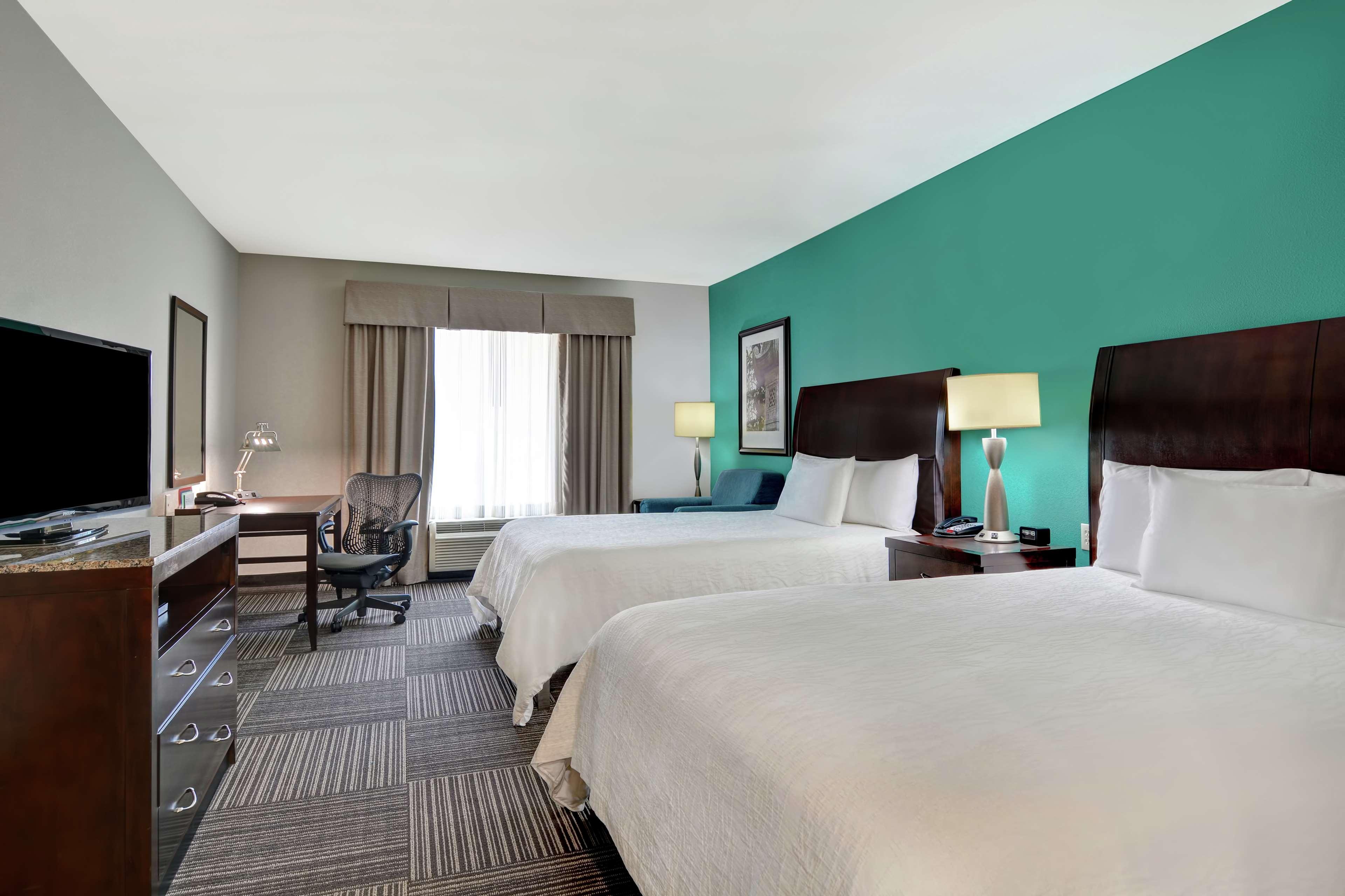 Hilton Garden Inn And Fayetteville Convention Center Bagian luar foto