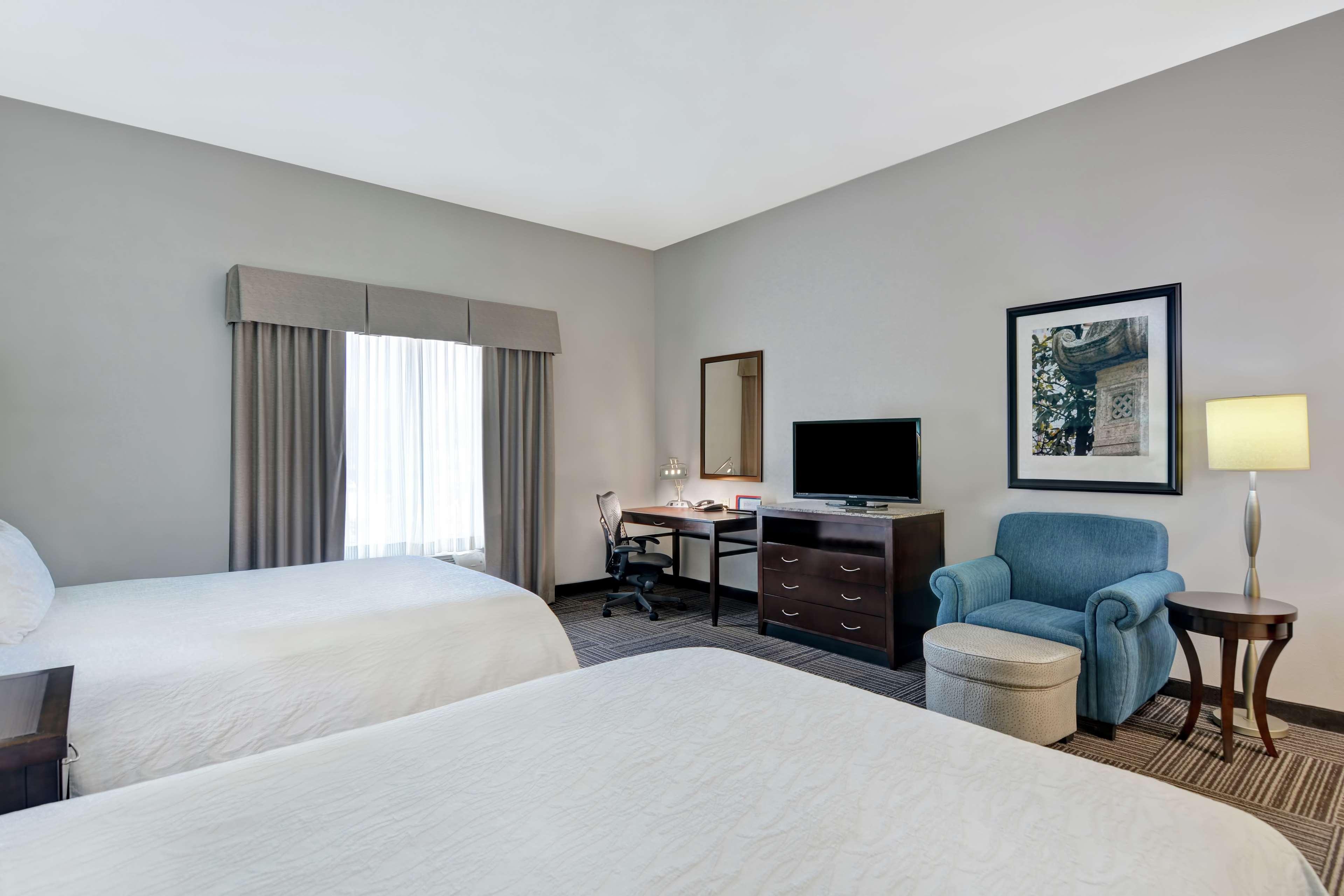 Hilton Garden Inn And Fayetteville Convention Center Bagian luar foto