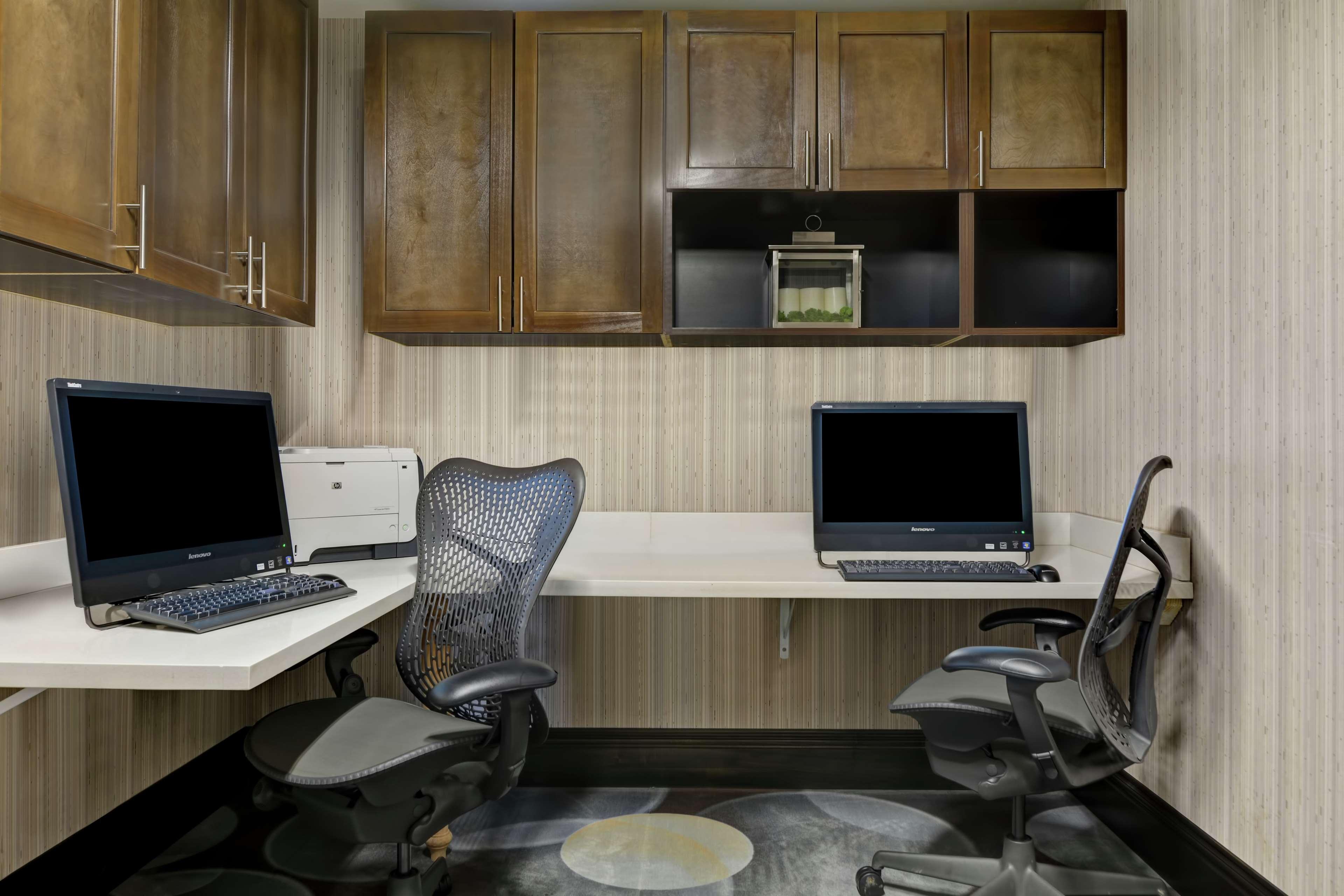 Hilton Garden Inn And Fayetteville Convention Center Bagian luar foto