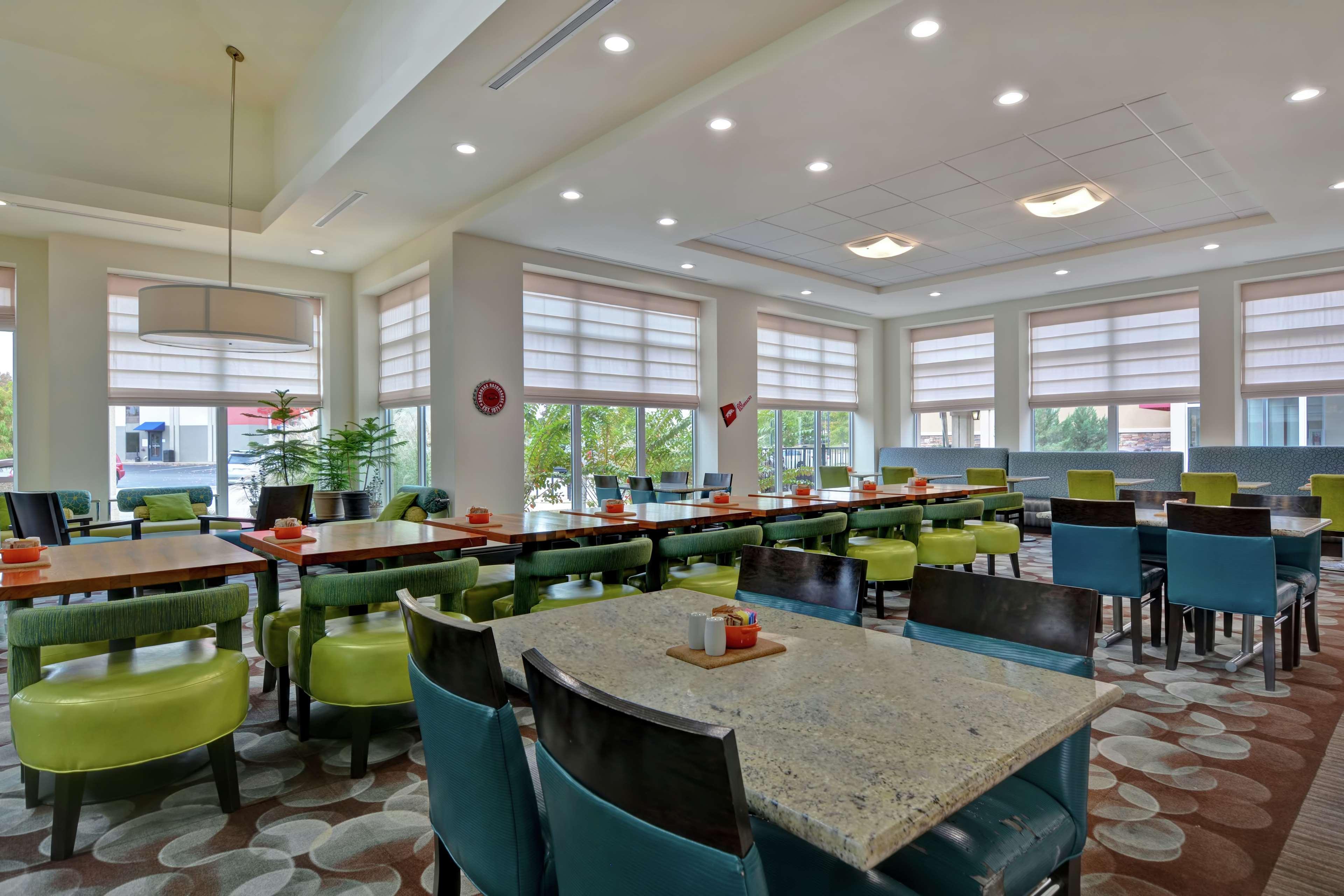 Hilton Garden Inn And Fayetteville Convention Center Bagian luar foto