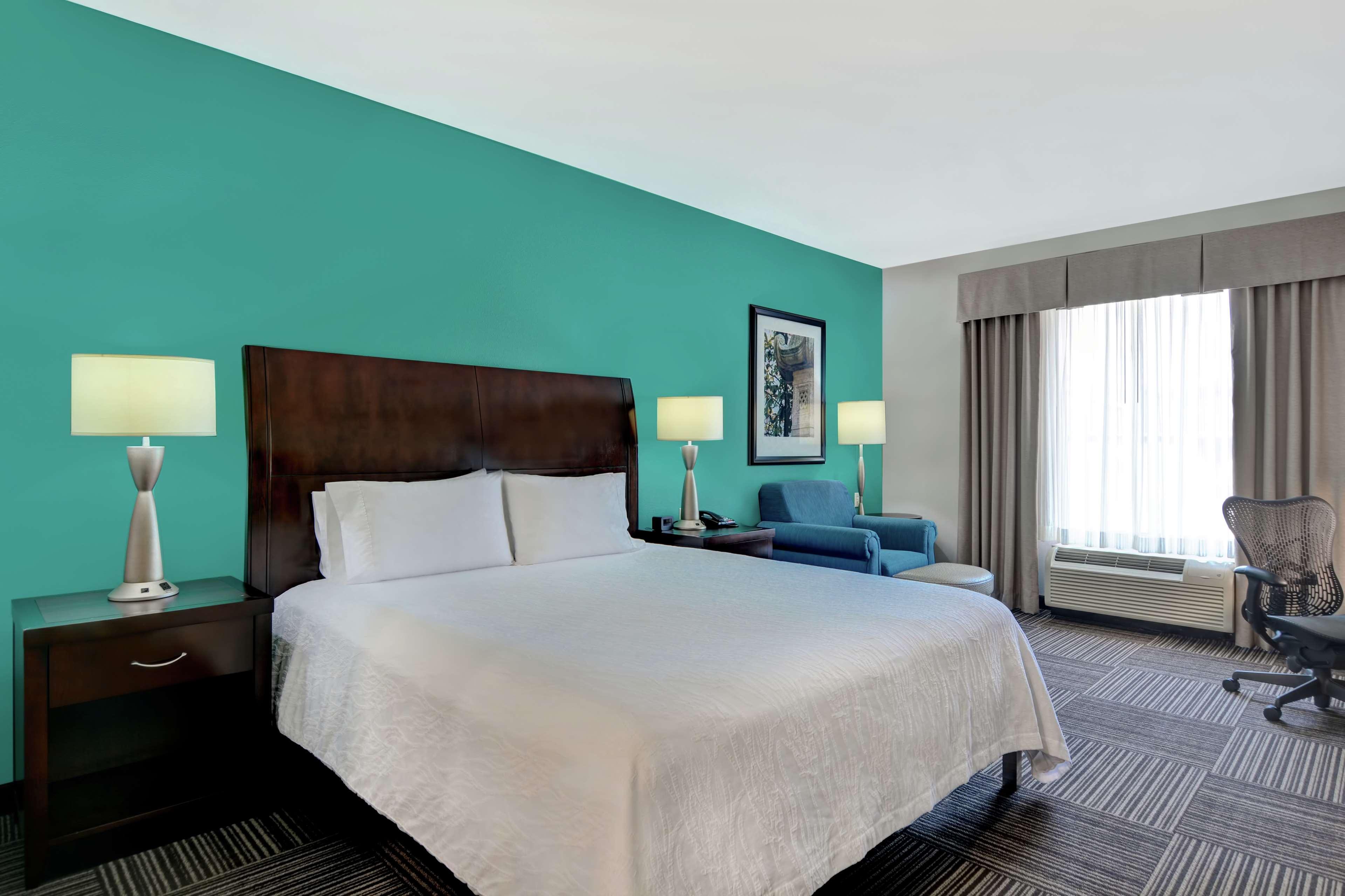 Hilton Garden Inn And Fayetteville Convention Center Bagian luar foto