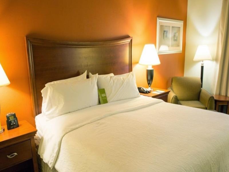 Hilton Garden Inn And Fayetteville Convention Center Bagian luar foto