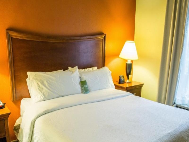 Hilton Garden Inn And Fayetteville Convention Center Bagian luar foto