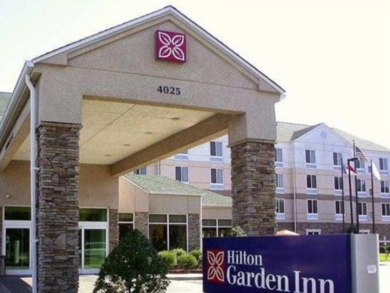 Hilton Garden Inn And Fayetteville Convention Center Bagian luar foto