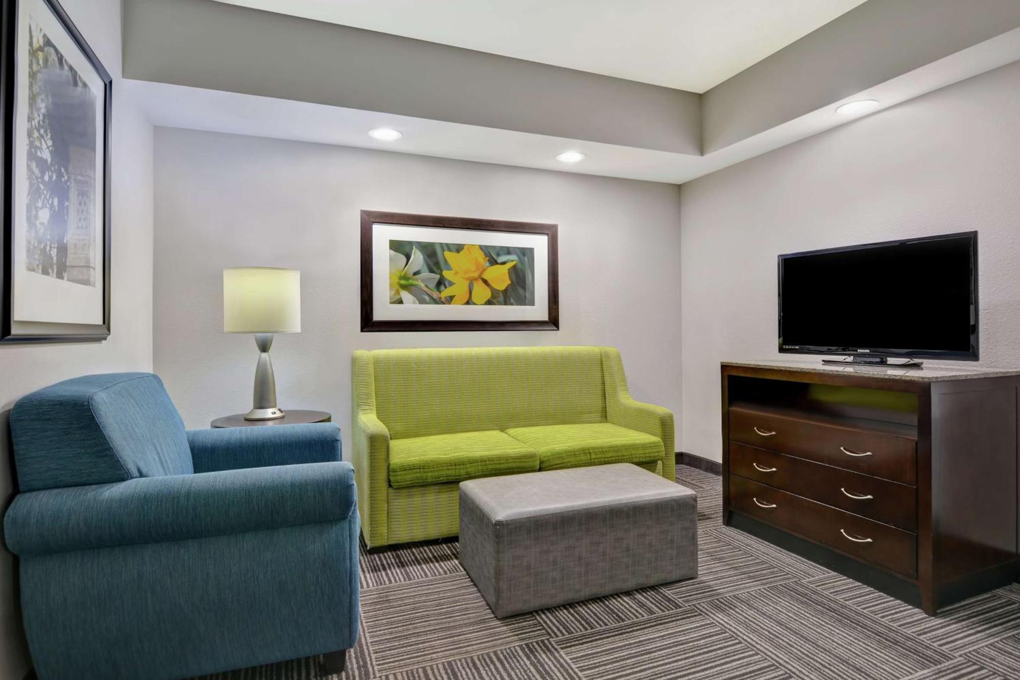 Hilton Garden Inn And Fayetteville Convention Center Bagian luar foto