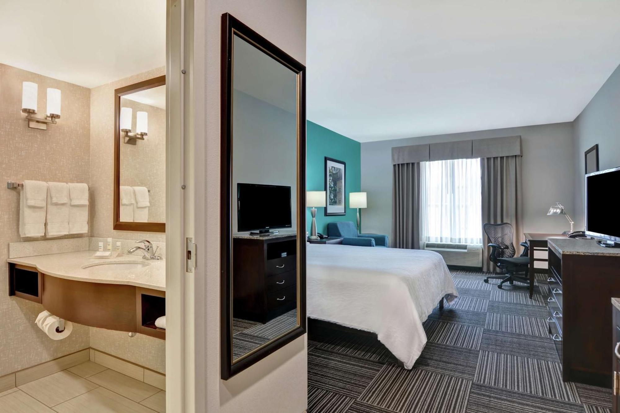 Hilton Garden Inn And Fayetteville Convention Center Bagian luar foto