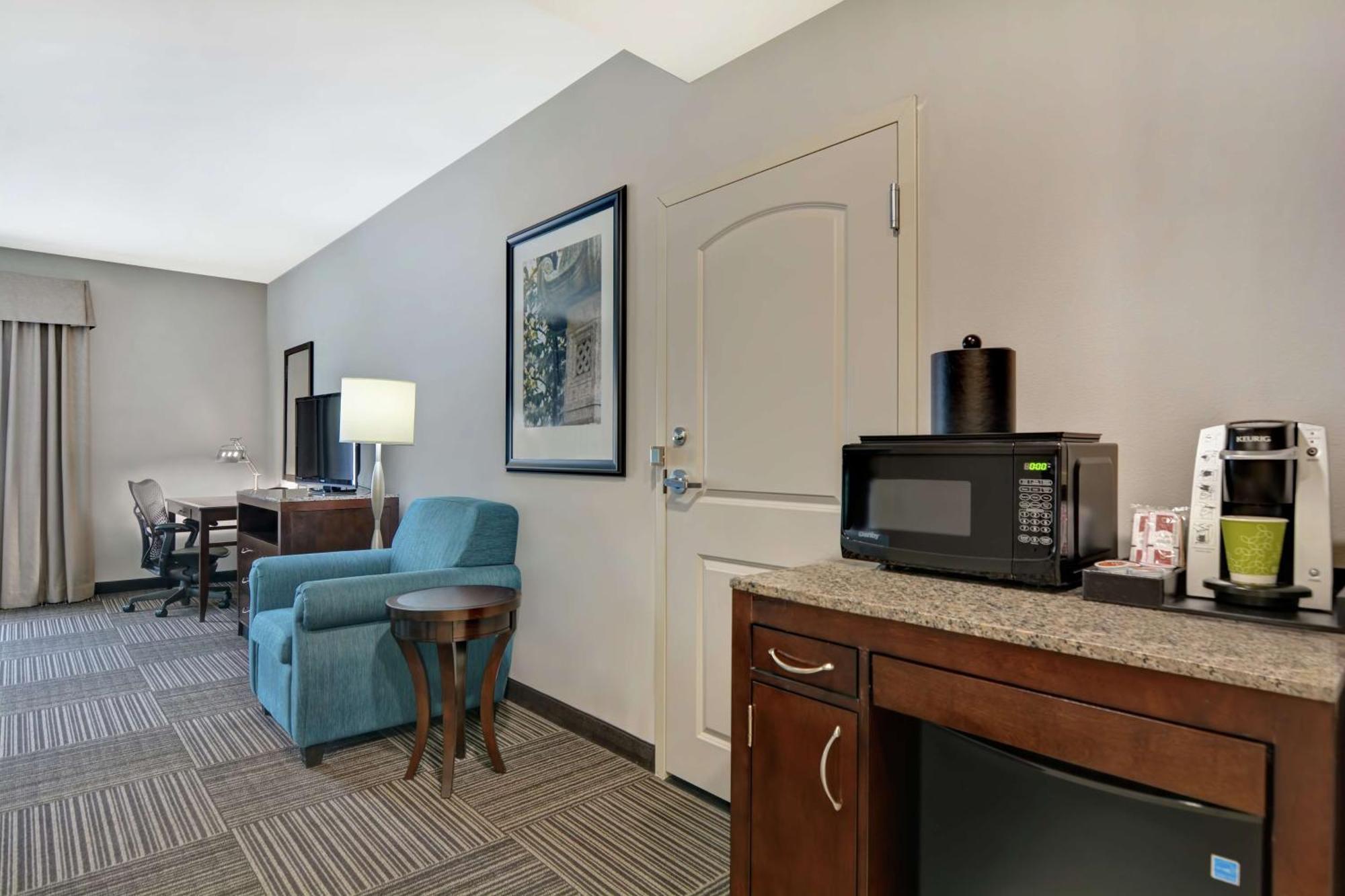 Hilton Garden Inn And Fayetteville Convention Center Bagian luar foto