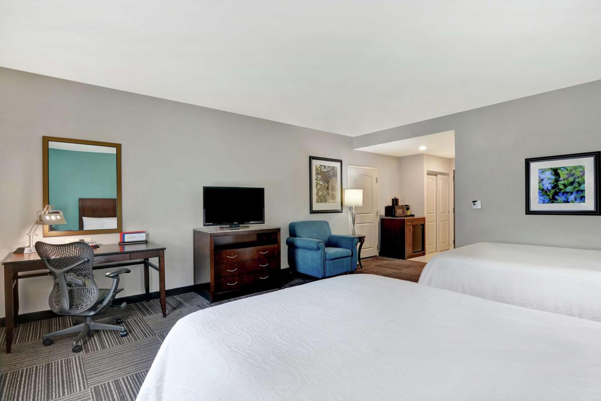 Hilton Garden Inn And Fayetteville Convention Center Bagian luar foto