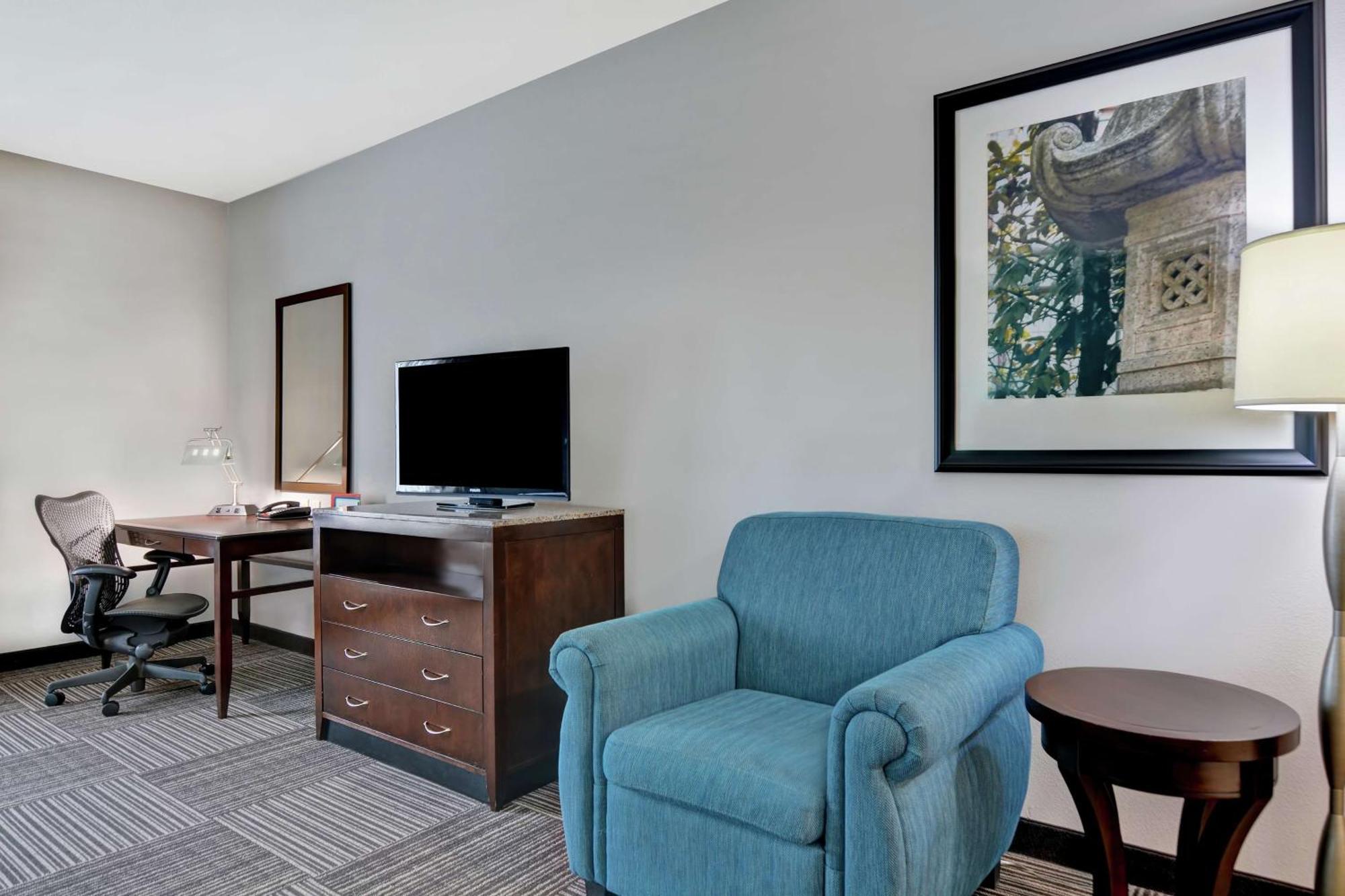 Hilton Garden Inn And Fayetteville Convention Center Bagian luar foto