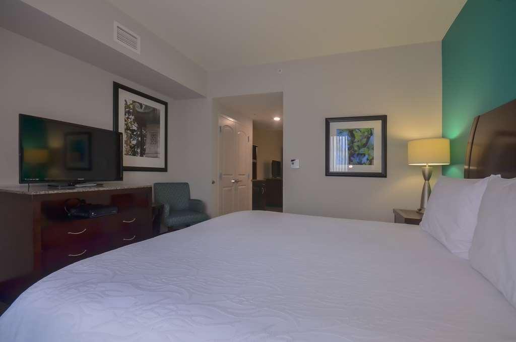 Hilton Garden Inn And Fayetteville Convention Center Ruang foto